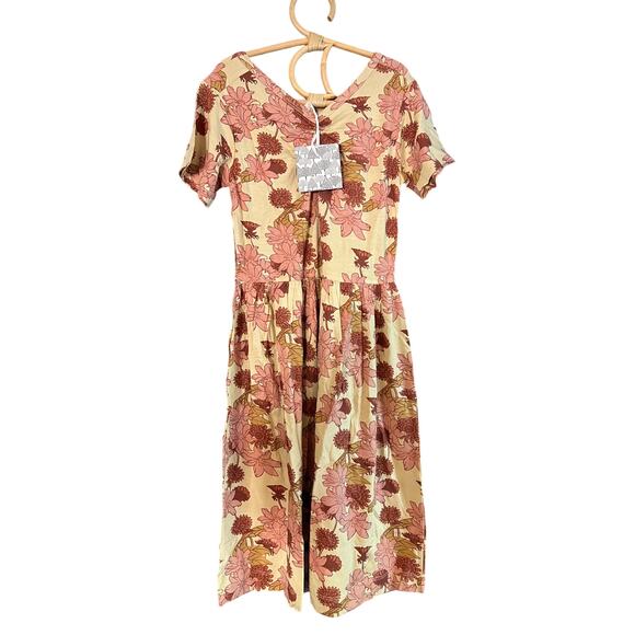 kate quinn Other - NWT Kate Quinn Retro Floral Short Sleeve Twirl Dress Bamboo Size 7/8